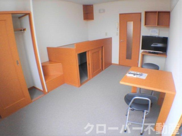 レオパレス金倉の寝室