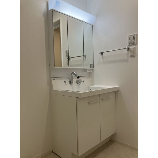 グレイス長岡京の独立洗面台