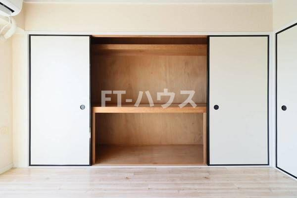 ビレッジハウス古和釜３号棟の居間・リビング