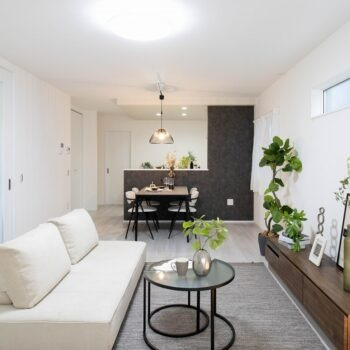 廿日市市大野字水口　新築一戸建て(全2棟)の居間・リビング