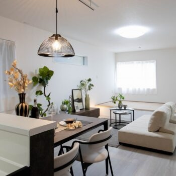 廿日市市大野字水口　新築一戸建て(全2棟)の居間・リビング