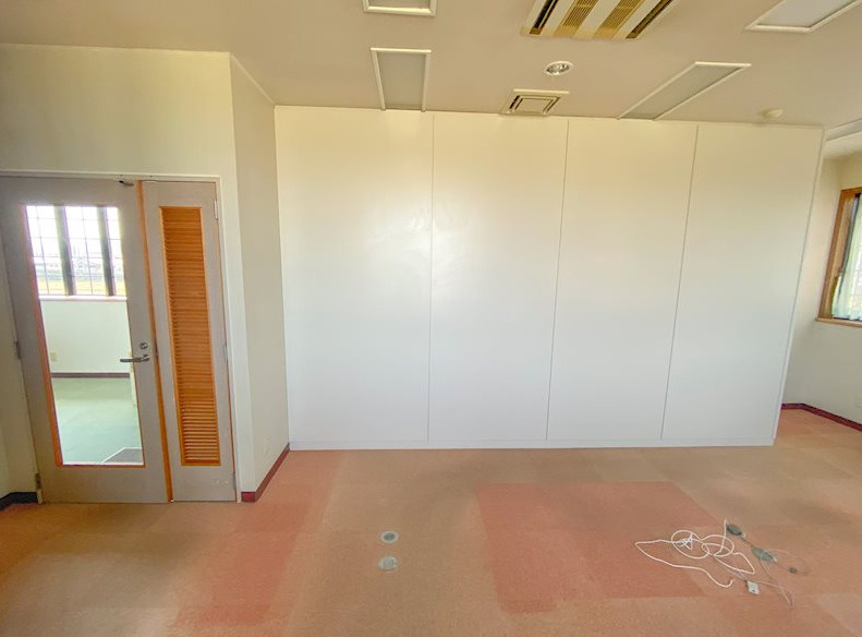 近江八幡市西庄町の店舗事務所の内装