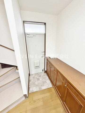 秋津町５丁目一戸建貸家（２）の玄関