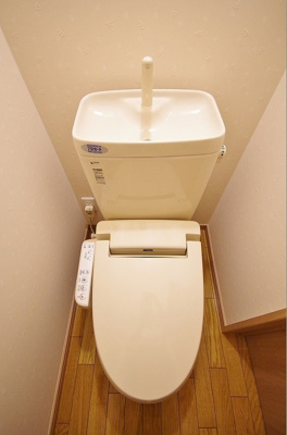 【トイレ】 | ラフィリア | トイレは温水洗浄便座付き♪人気のバストイレ別です♪トイレが独立していると使いやすいですよね☆