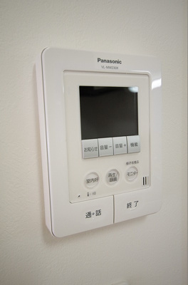 【セキュリティ】 | ラフィリア | 防犯対策に有効なカメラ付きインターホン！録画機能が付いているので留守中の訪問者まで確認できます♪