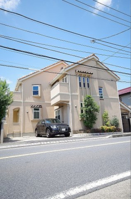 【駐車場】 | ラフィリア | いつでも目の届く敷地内に駐車場があります♪荷物がかさばりがちなお買物にも、敷地内駐車場があると便利ですよね☆