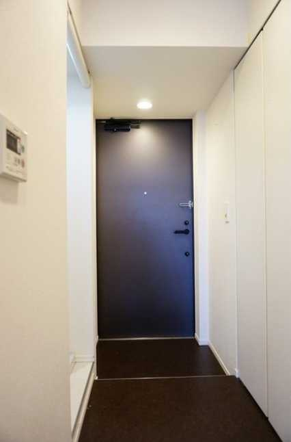 パークフラッツ中目黒　ペット相談　目黒川沿い　トランクルームの玄関