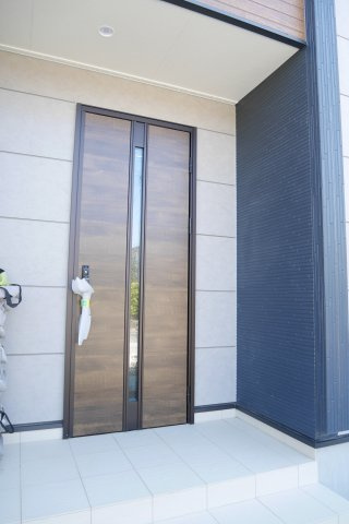 鳥栖市今泉町　2号棟　一建設株式会社の玄関