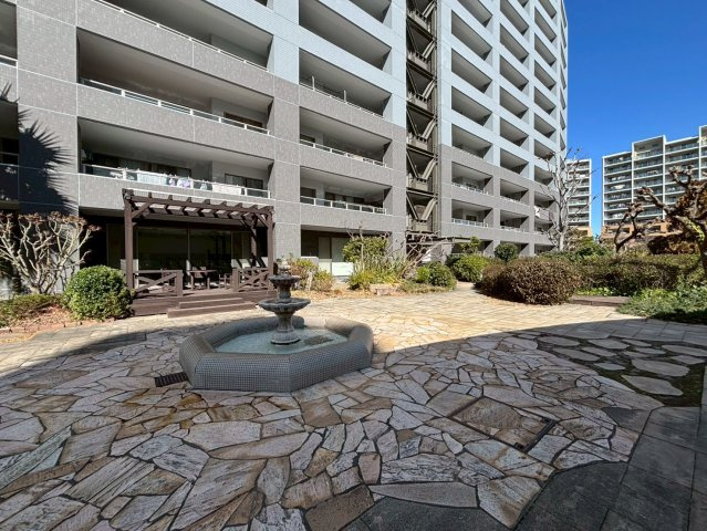 敷地内中央の共用スペース