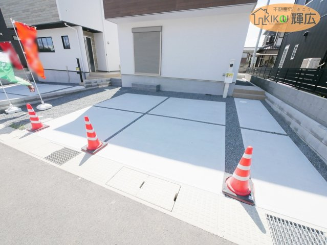 加古郡稲美町中村１期（全3棟）1号棟の駐車場