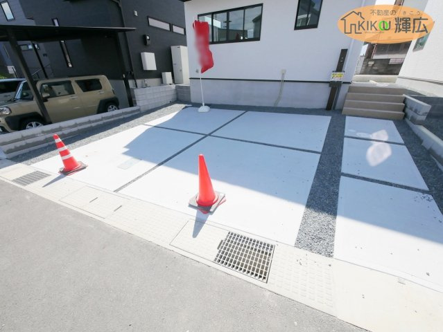 加古郡稲美町中村１期（全3棟）2号棟の駐車場