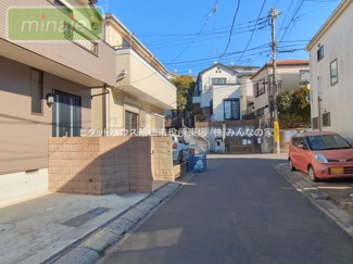 【前面道路含む現地写真】