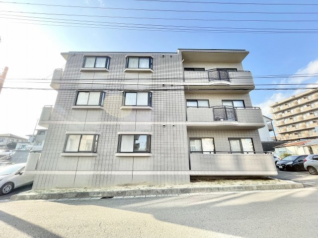 アーバンパレス泉の外観