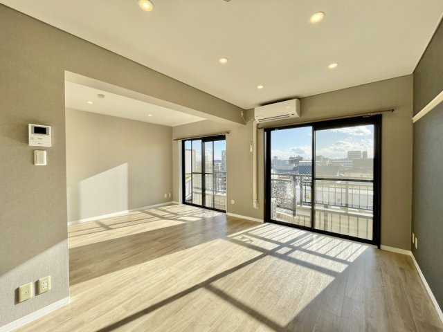 アーバンパレス泉の居間・リビング