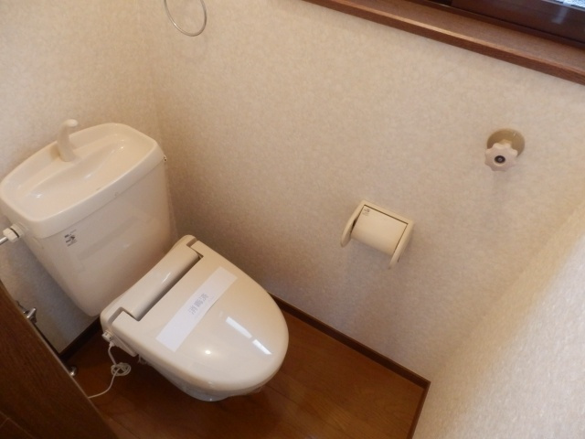 飯田4丁目6-8貸家のトイレ|南2号棟のサンプル写真になります