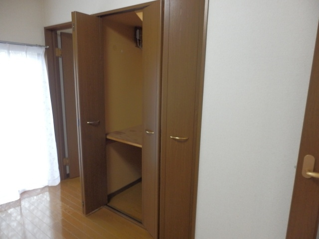 飯田4丁目6-8貸家の収納|南2号棟のサンプル写真になります