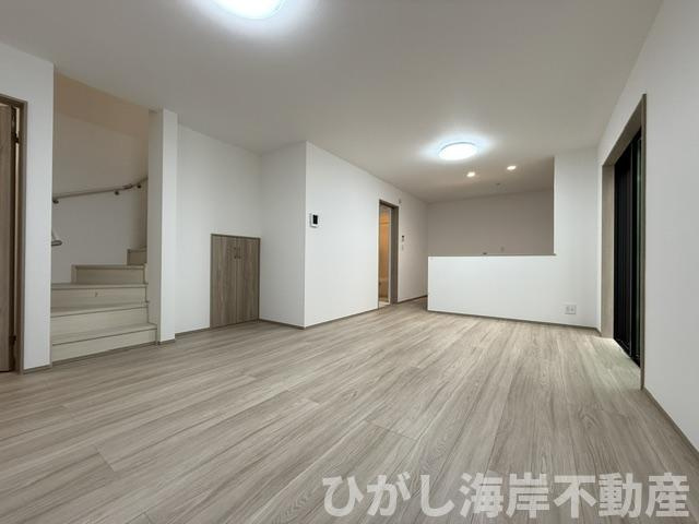 藤沢市大庭　新築戸建　全３棟の居間・リビング|17帖　LDK