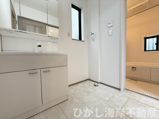 藤沢市大庭　新築戸建　全３棟の脱衣所|脱衣スペース