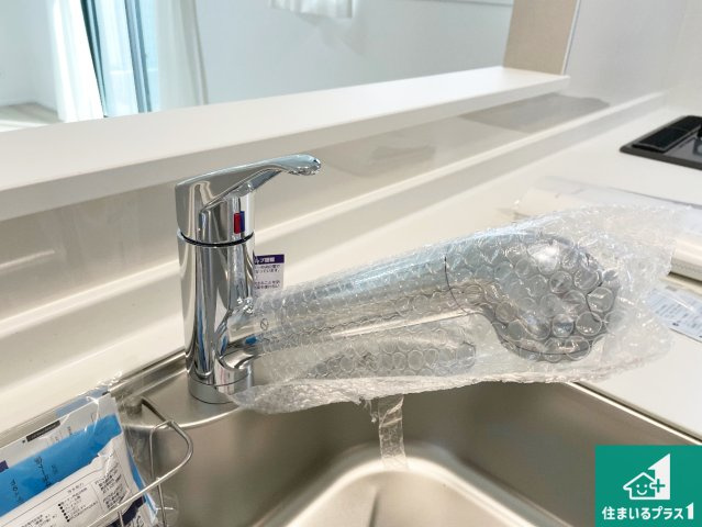 神戸市北区南五葉　新築一戸建ての設備|浄水器を内蔵！炊飯時、お茶を作る時に安心してお水を使えます！お湯と冷水、浄水と原水、シャワーの切替えもワンタッチです！