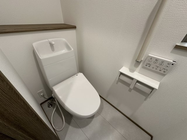 明石市二見町東二見新築戸建B号棟のトイレ