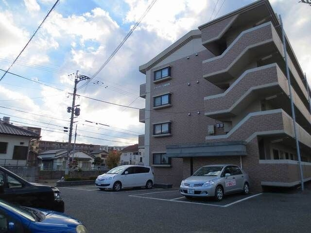 福岡市西区石丸３丁目の賃貸マンションの駐車場