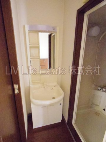 小平市花小金井南町１丁目の賃貸マンションの洗面所