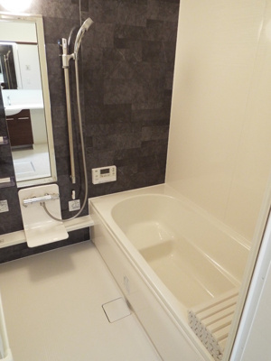 【浴室】 | カーサ アリーヴォ　Ⅰ | 追い焚き機能付き