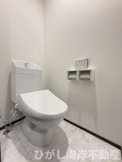 藤沢市大庭　新築戸建　全３棟のトイレ|洗浄機能付きお手洗い