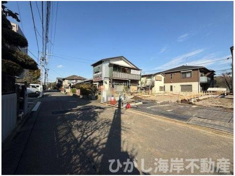 藤沢市大庭　新築戸建　全３棟の前面道路含む現地写真|3月23日撮影　建築中　現地外観
