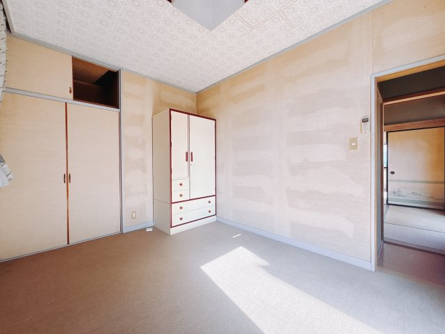 【中古戸建】伊勢崎市宮子町の洋室|■2階洋室｜子供部屋のメリットは「自立心を養うことができる」「自分で整理整頓できるようになる」そして、お子様が成長した際には「プライバシーを確保できる」といい事だらけ♪