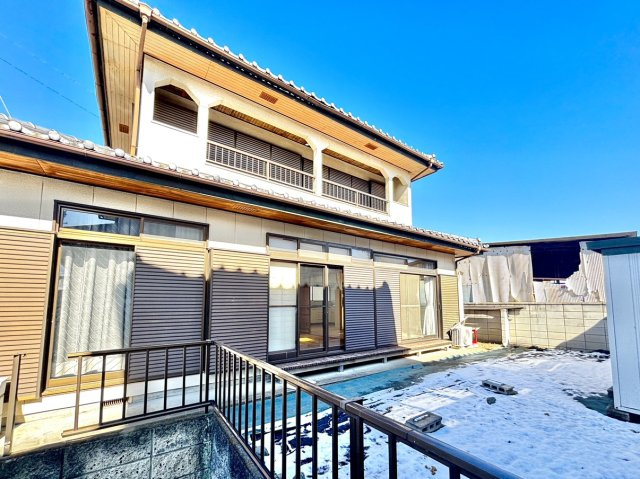 【中古戸建】伊勢崎市宮子町の外観|■外観｜土日のご見学はもちろん、平日・夜間のご案内も大歓迎です♪「今から見たい」や「仕事終わりに見たい」にもご対応できますのでお気軽にお問い合わせください♪