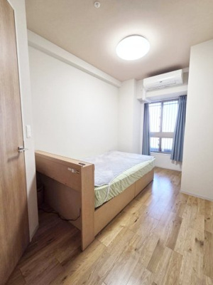 【居間・リビング】 | リビオ尼崎STATION CITY | 5.5帖の洋室