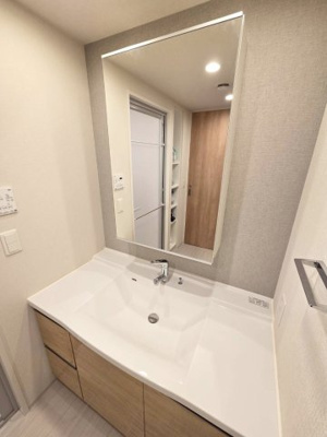 【独立洗面台】 | リビオ尼崎STATION CITY | カウンター一体型洗面ボウルでお手入れも簡単です