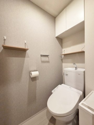 【トイレ】 | リビオ尼崎STATION CITY | トイレには快適な温水洗浄便座付き