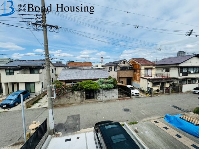 駐車並列2台可能　日富美町1期　全7区画　7号棟の前面道路含む現地写真