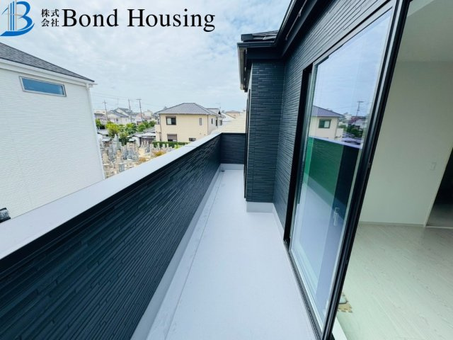 駐車並列2台可能　日富美町1期　全7区画　7号棟のバルコニー
