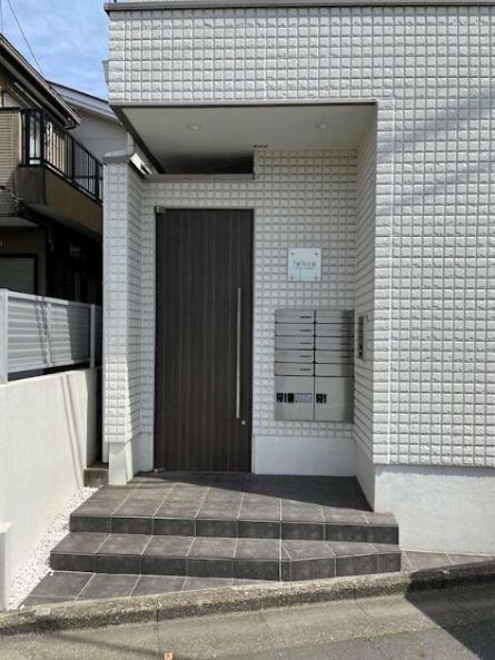 フェリーチェ川口元郷Aのエントランス