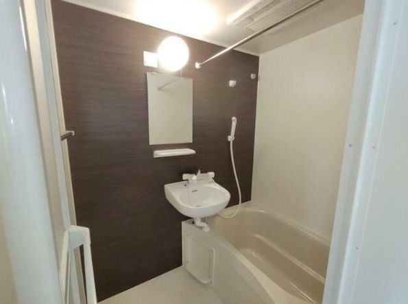 フェリーチェ川口元郷Aの浴室|別号室の写真です