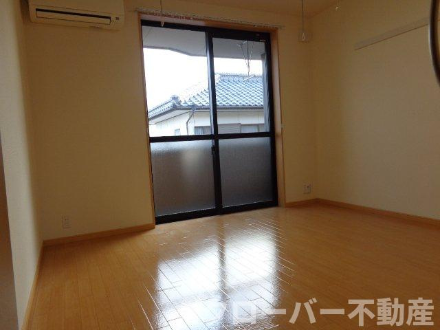 レスポワール善通寺の居間・リビング|洋室