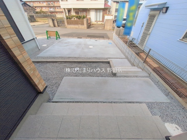流山市東初石15期　新築戸建　1号棟の駐車場|3台分の駐車スペース(車種により異なります。）