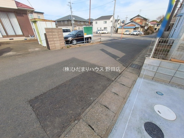 流山市東初石15期　新築戸建　1号棟の前面道路含む現地写真