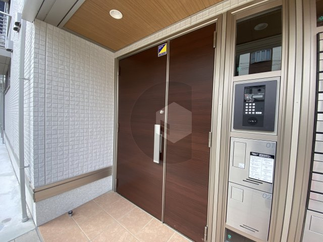 スプランデュール高井田のエントランス