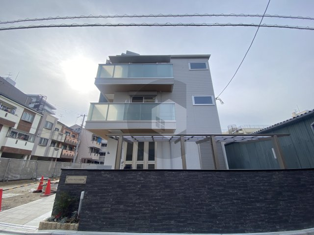 スプランデュール高井田の外観