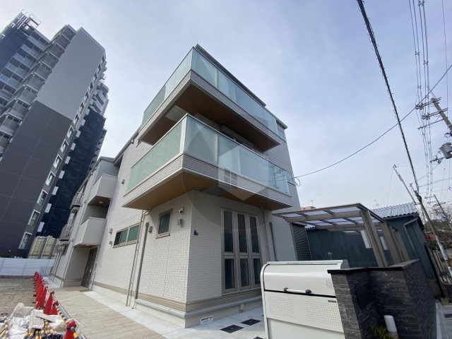 スプランデュール高井田の外観