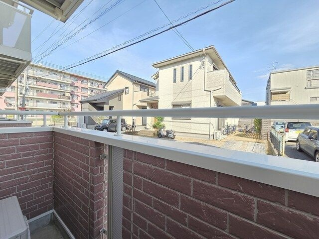 福岡市早良区原４丁目のアパートのバルコニー