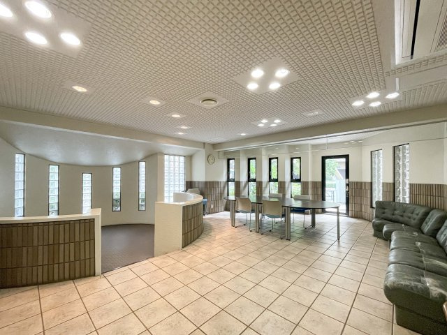ライオンズシティ西日暮里　専用庭使用権付き2SLDK・リノベマンションのエントランス