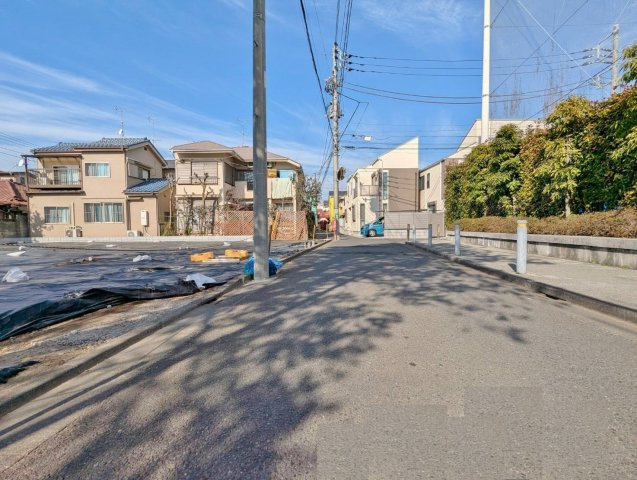 杉並区和泉4丁目 全6区画 6号地の前面道路含む現地写真|東側約4ｍ公道
和泉4丁目の落ち着いた住宅地です
