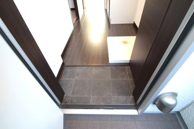 AQUE2の玄関|玄関広め　シューズボックス完備