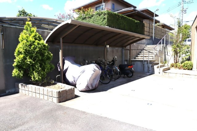 サンシャインヒルズ厨のその他共用部分|駐輪場