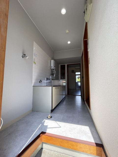 メゾンジュネスの玄関